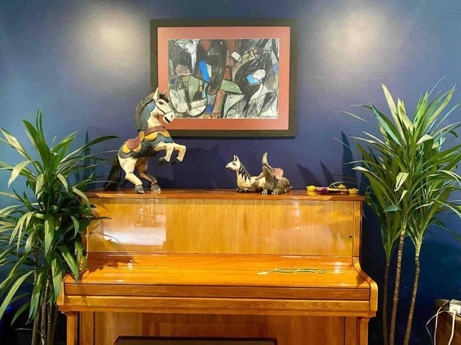 Luxurious Mid Century Modern Folk Art Home Мехіко Екстер'єр фото