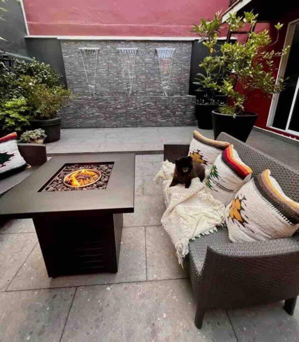 Luxurious Mid Century Modern Folk Art Home Мехіко Екстер'єр фото