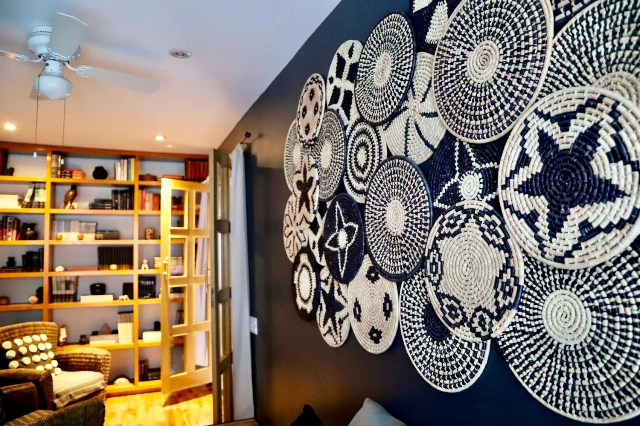 Luxurious Mid Century Modern Folk Art Home Мехіко Екстер'єр фото